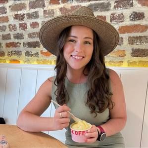 Meet your Posher, Hayley